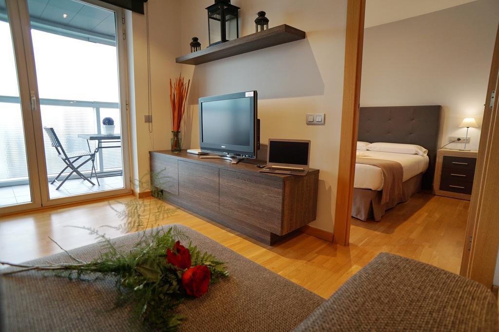 Fira Gran Via - Barcelona4Seasons Apartment โอสปิตาเล็ต เดอ โยเบรกัต ภายนอก รูปภาพ